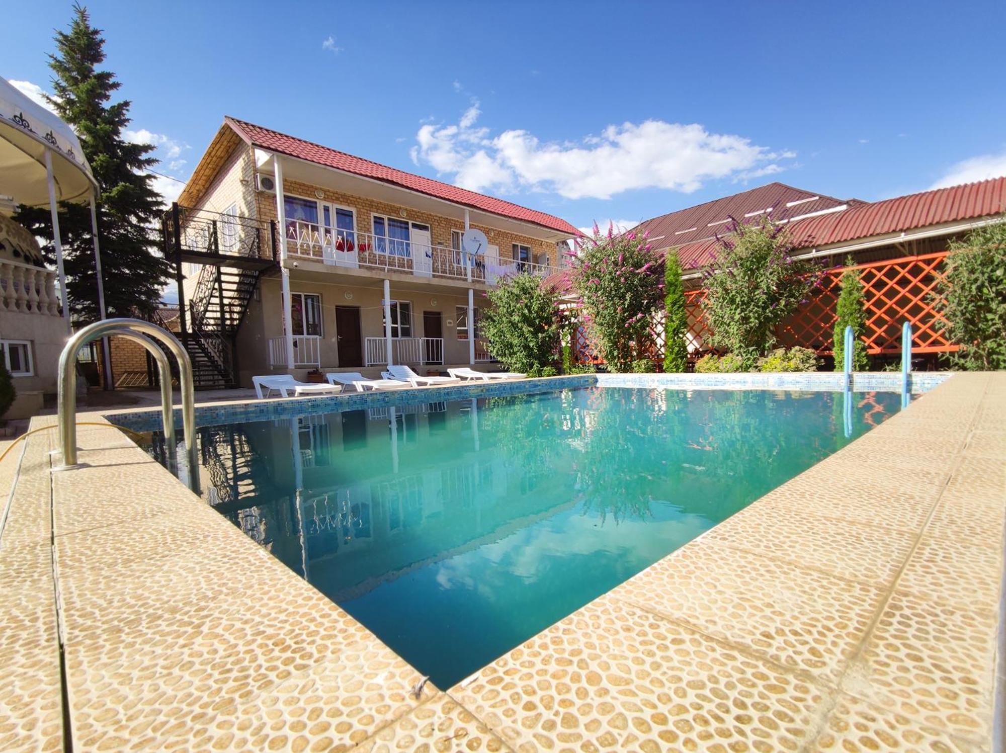 Hotel Адилет Tscholponata Exterior foto