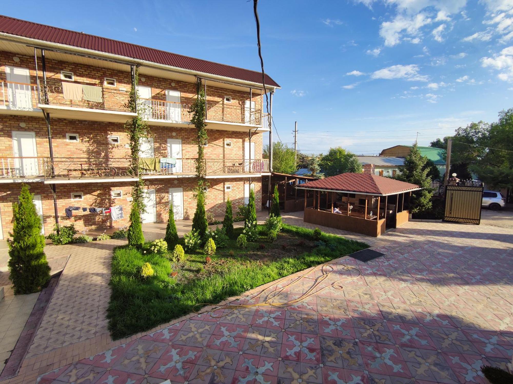 Hotel Адилет Tscholponata Exterior foto