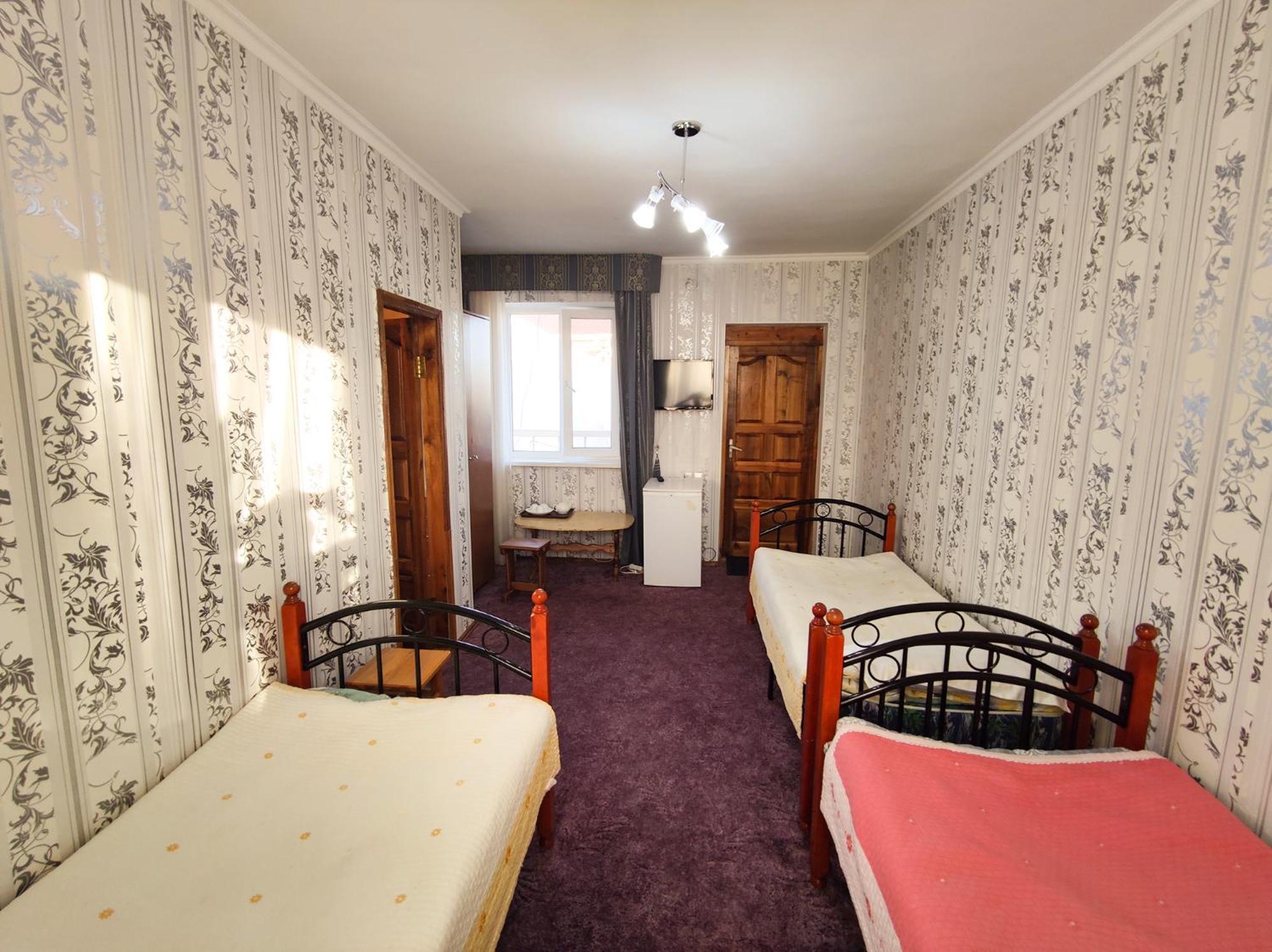 Hotel Адилет Tscholponata Exterior foto