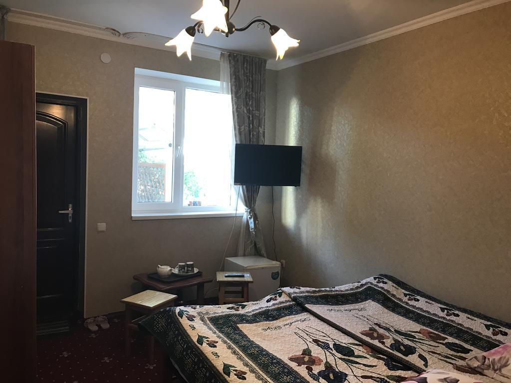 Hotel Адилет Tscholponata Exterior foto